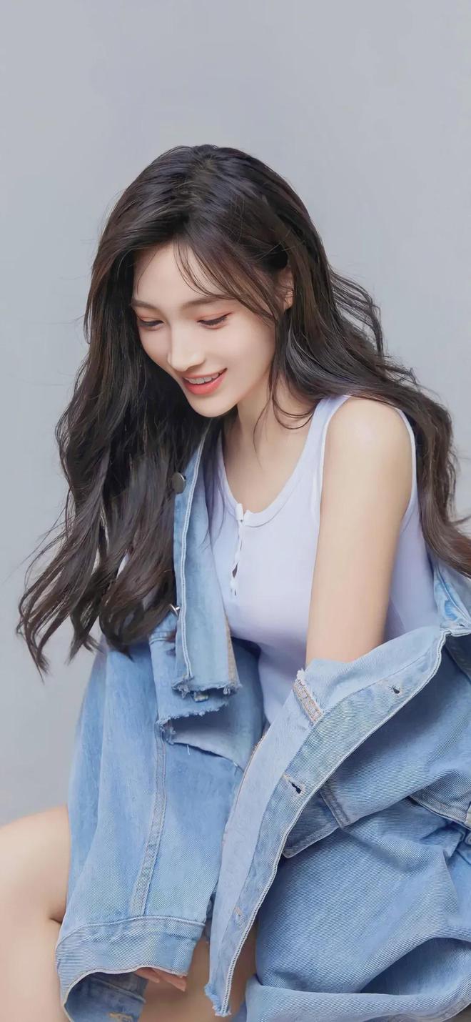 女班长把腿扒开让我捅